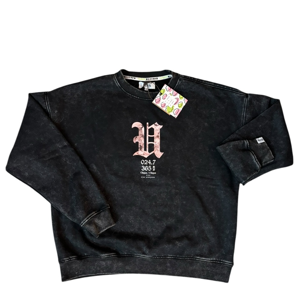 Casual Black Crewneck Sweater with Gothic Lettering